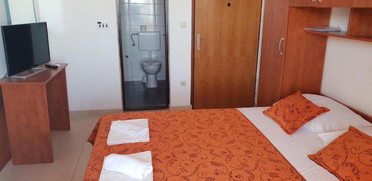 Kuca Pecine Bed & Breakfast Metajna Eksteriør bilde