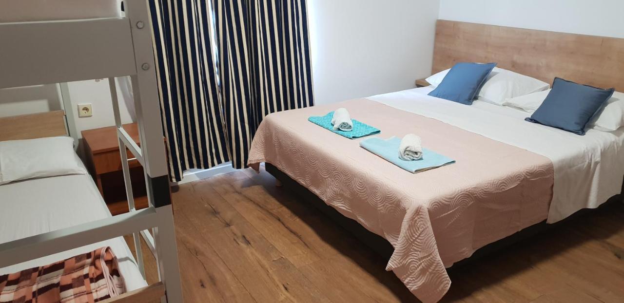 Kuca Pecine Bed & Breakfast Metajna Eksteriør bilde