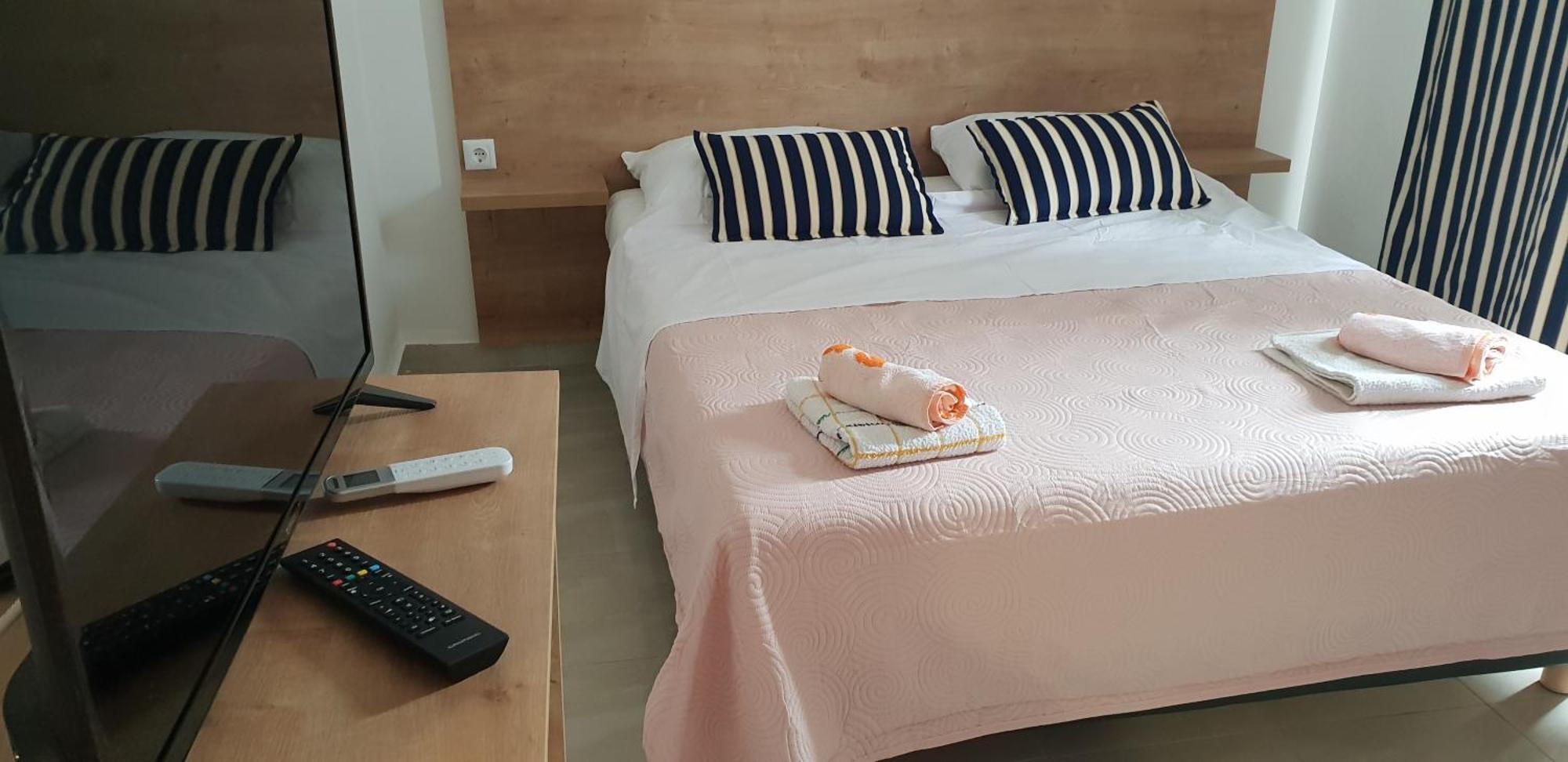 Kuca Pecine Bed & Breakfast Metajna Eksteriør bilde